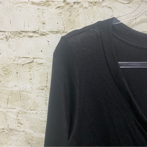 New York & Company Black V Neck Button Neck 3/4 Sleeve Top - Picture 2 of 6